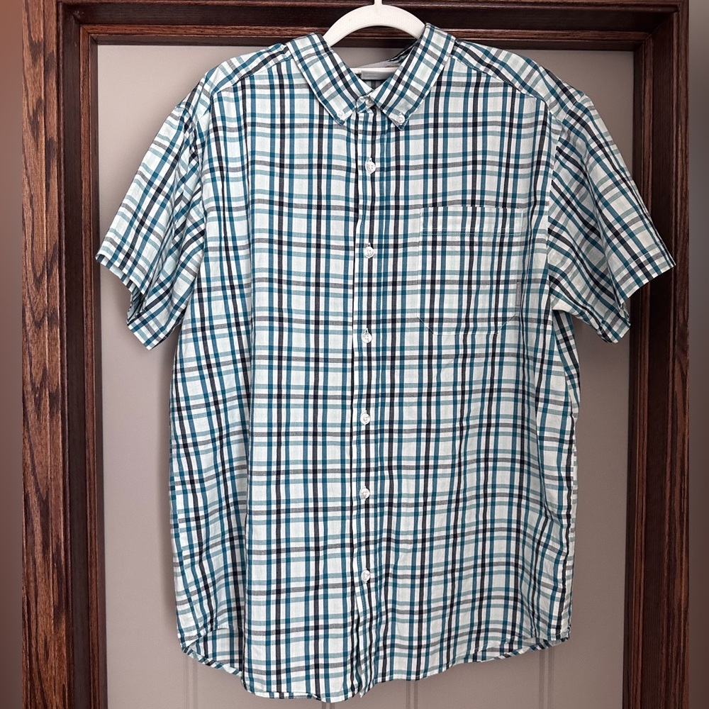 EUC Men's Rapid Rivers Short
Sleeve  Button Up Shirt  Columbia size Large